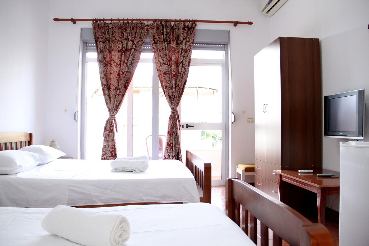 Hotel Italia Тирана Екстер'єр фото