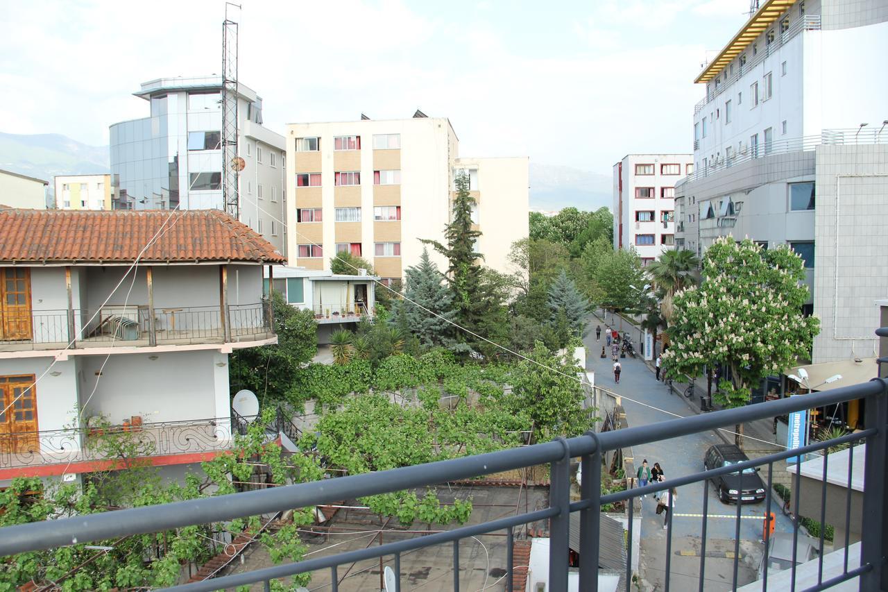 Hotel Italia Тирана Екстер'єр фото